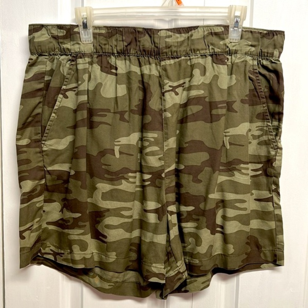 Social Standard Boardwalk Sage Camouflage Soft Pull on Shorts Size XXL NWT